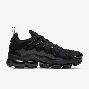 black nike air vapormax plus shoes/sneakers